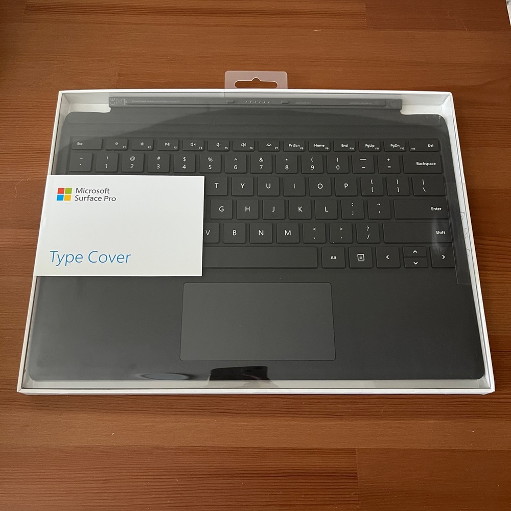 NEW Microsoft Surface Pro Type Cover 1725 in black